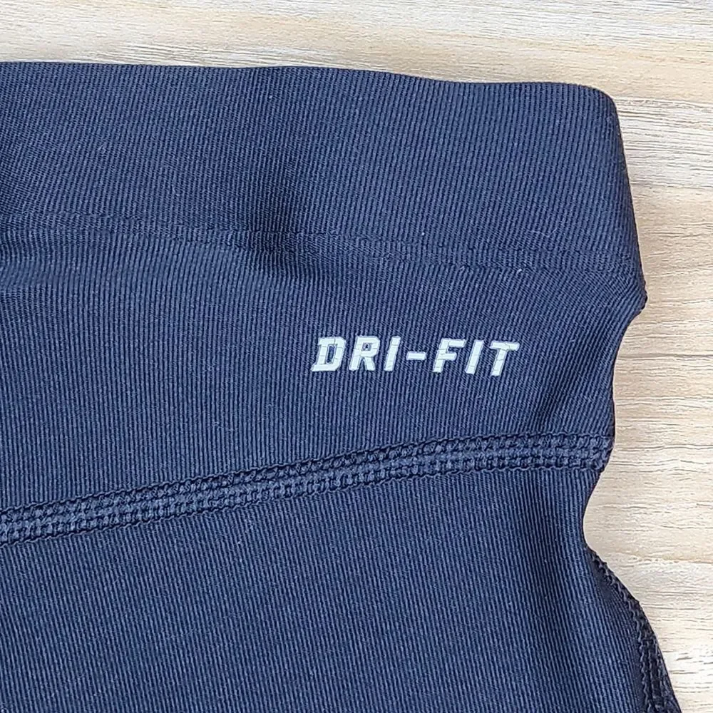 ☔️🔺️Nike Black & Coral Cropped Running Athletic Pants Small